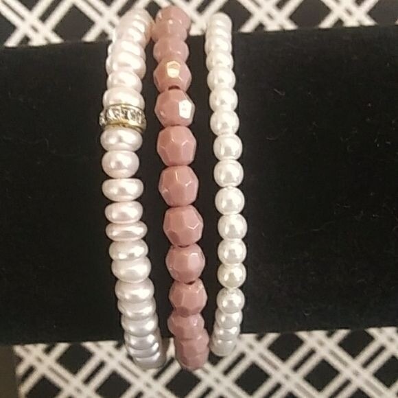 Jewelry - Set of 3 pink and faux pearl‎ beaded stretch bracelets